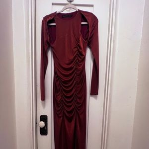 x REVOLVE Karow Maxi Dress in Rusty Brown
House of Harlow 1960
Color:Rusty Brown